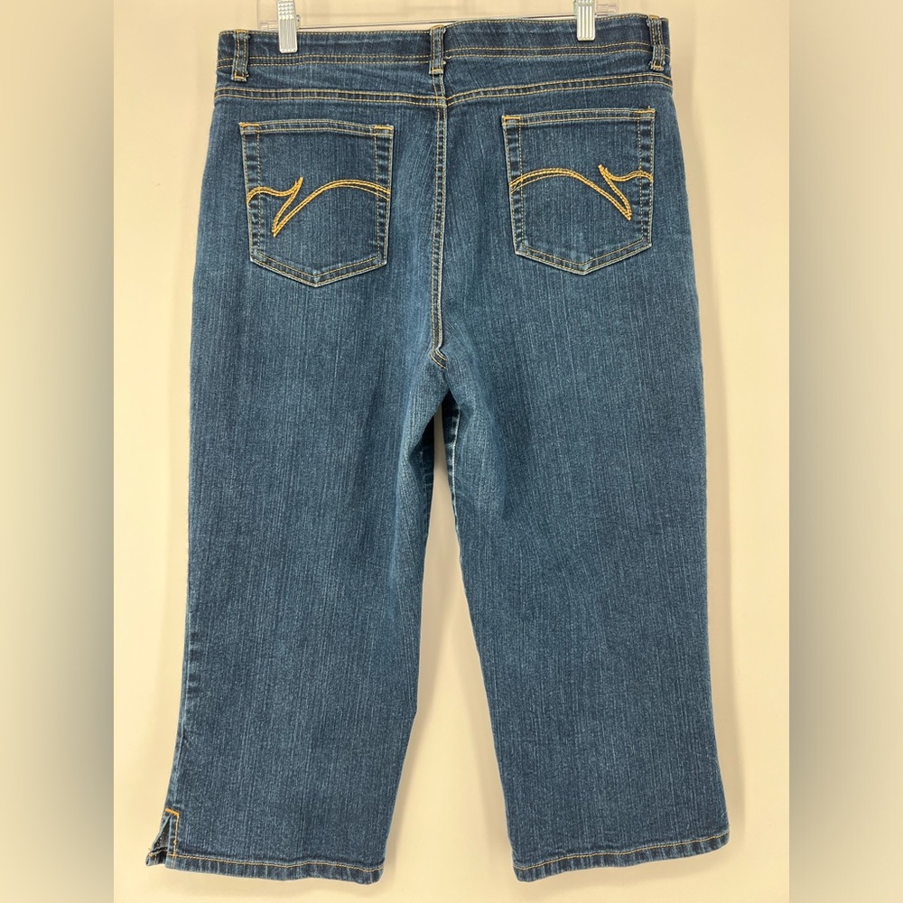 GLORIA VANDERBILT CROP JEANS